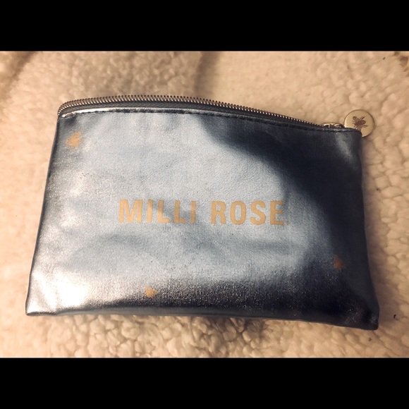 Milli Rose brush set with travel bag - Picture 3 of 6